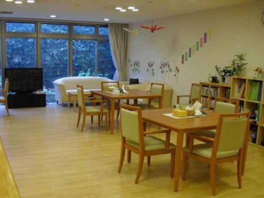 1F リビングルーム兼食堂兼機能訓練室