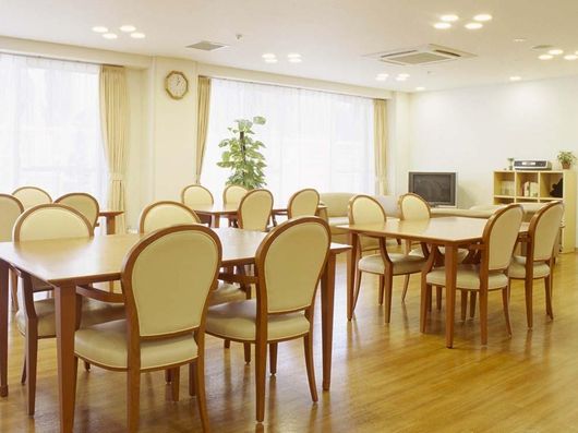 リビングルーム兼食堂兼機能訓練室