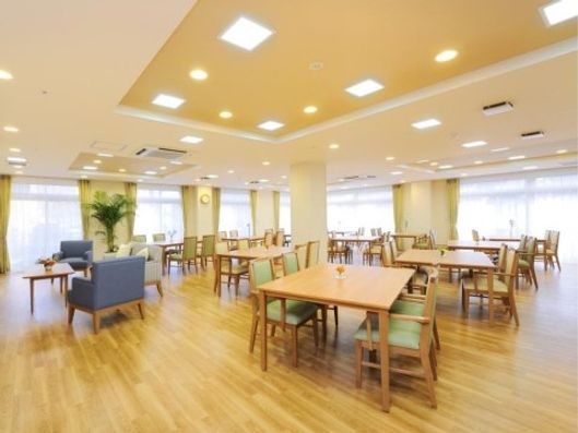 リビングルーム兼食堂兼機能訓練室