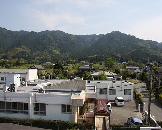 緑豊かな環境の施設