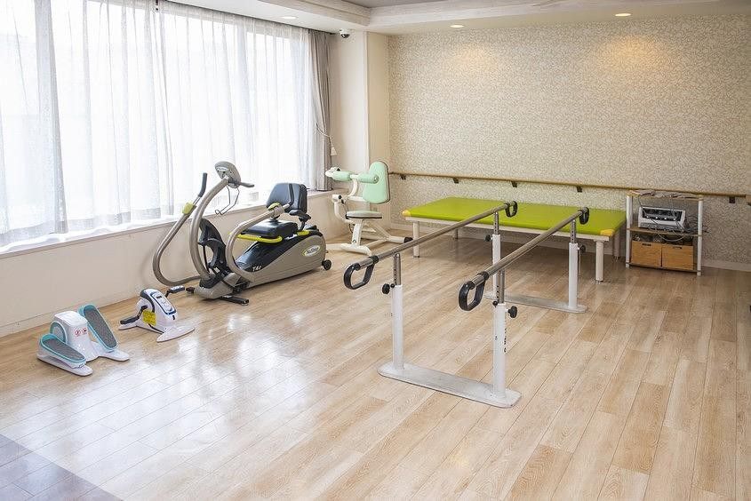 施設内には旅館並みの大浴場を完備している。大人数で会話を弾ませなら、広い湯船に浸かって汗を流していただける。