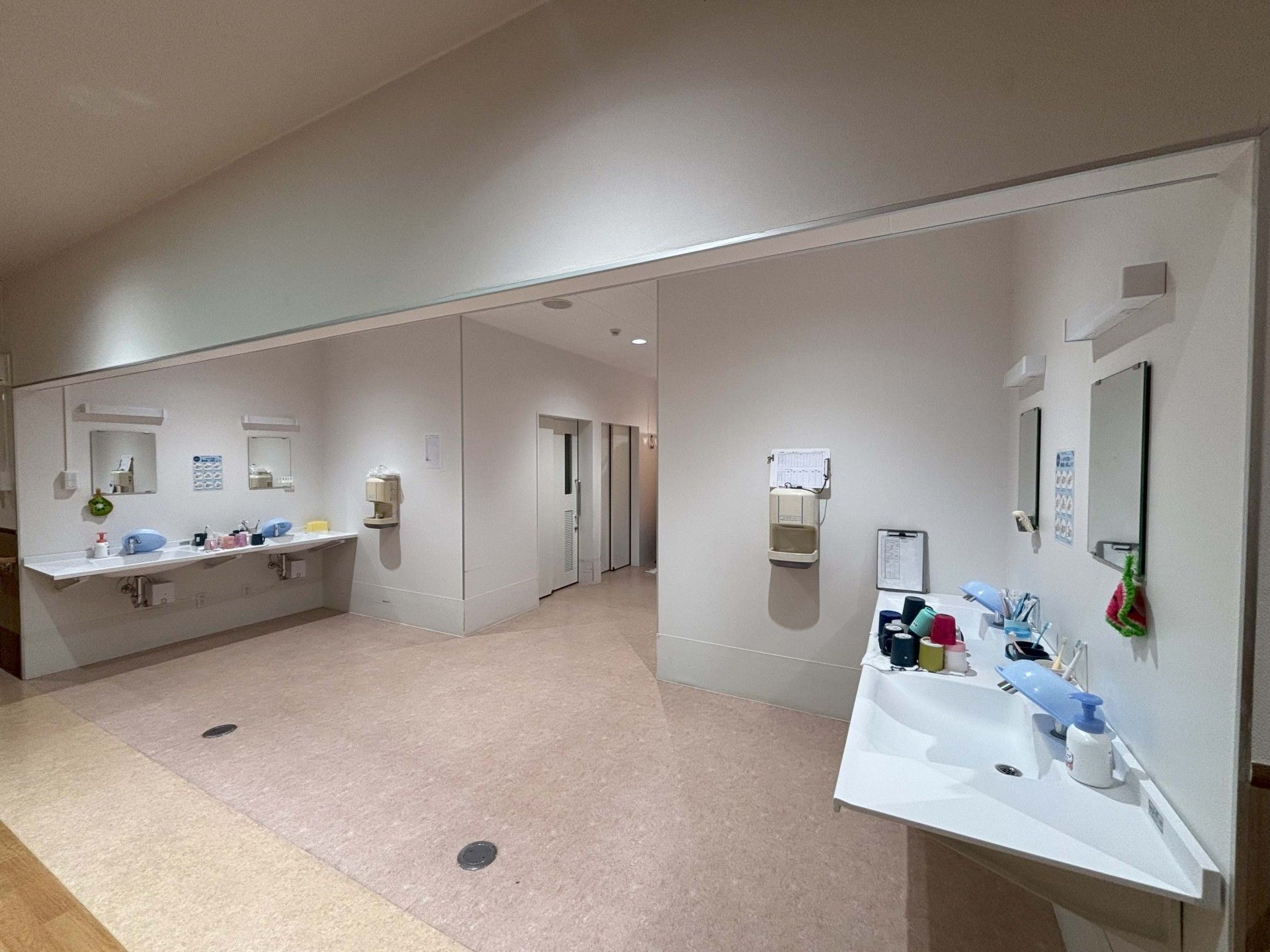 清潔な洗面エリア