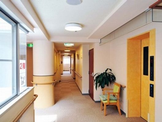 2階エレベーターホール