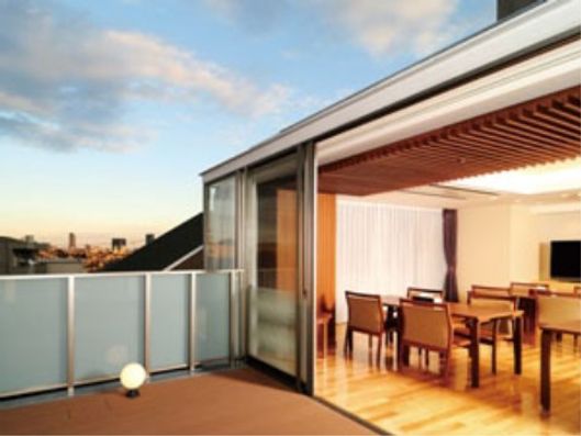 テラス付きダイニング