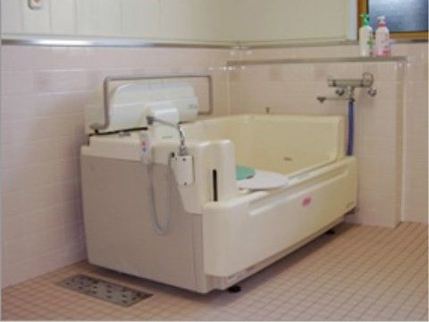 ルポ福室の機械浴室。これまでのご入浴へのご負担を軽くしていただける環境をご用意しております。