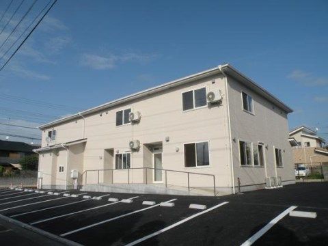 訪問介護とデイサービスを併設し、24時間体制で入居者様を見守る。医療に対する不安軽減に努めている施設である。