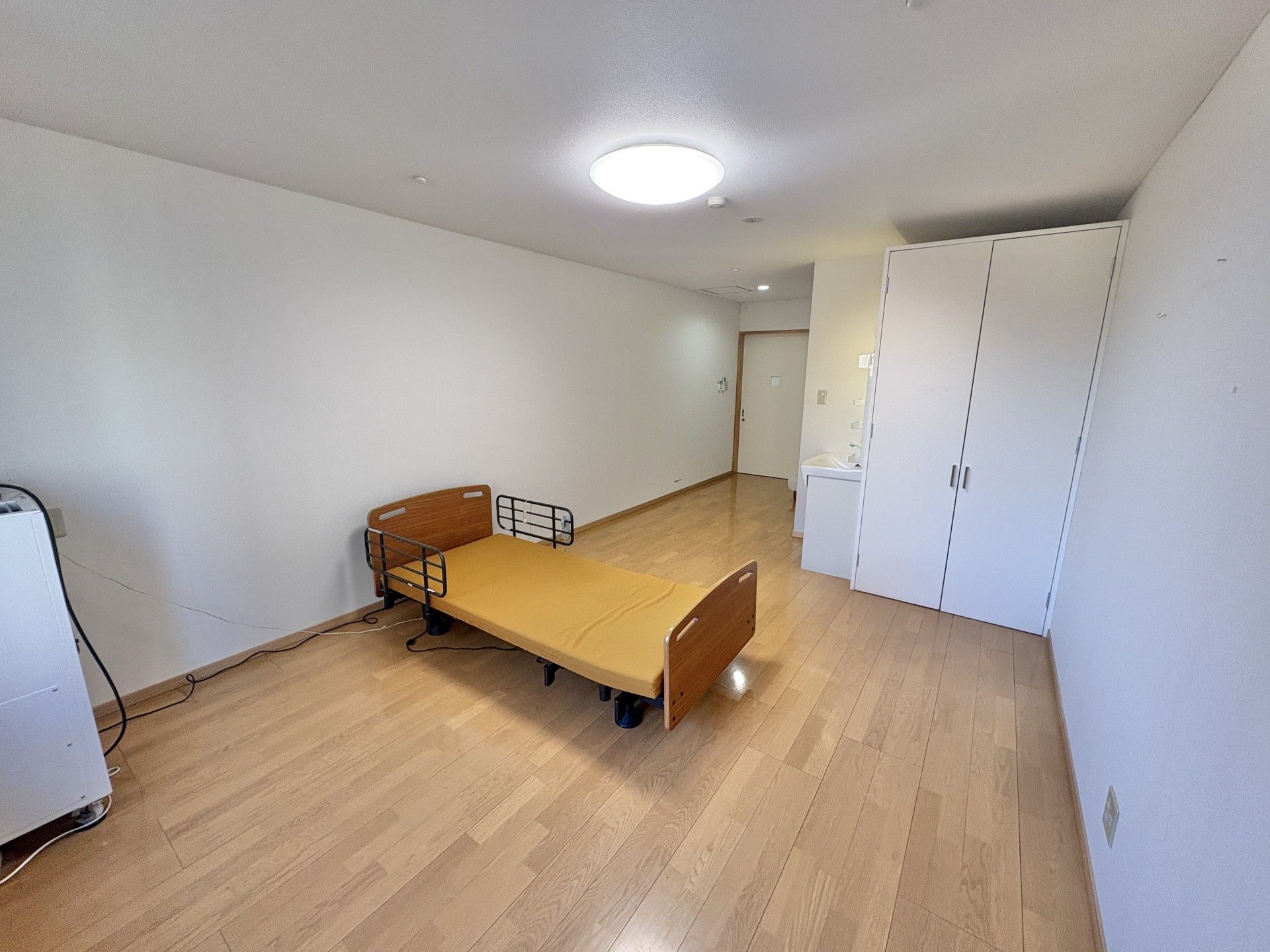 シンプルな個室の様子