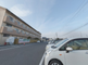 屋外から見た介護施設の全景