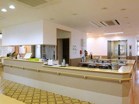 エルム撫川かりん棟のスタッフコーナー。緊急時にも対応できるよう、こちらではスタッフが常時待機しております。