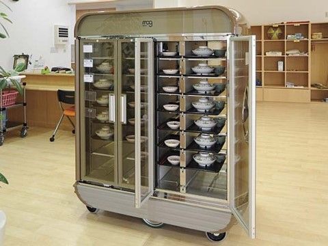 エルム撫川かりん棟の温冷配膳車。日々のお食事をより美味しくお召し上がりになっていただけるような工夫がございます。