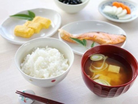 やさしえ春日部の食事。栄養バランスに配慮したできたての美味しいお食事を毎日ご提供しております。