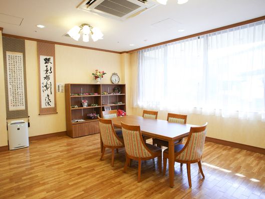 柔らかい内装の共有スペース