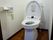 トイレは、ウォッシュレット機能が装備されているので、便利に利用出来る。呼び出しボタンがあり、安全面に配慮している。
