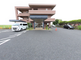 広々とした施設のエントランス
