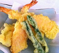 海老と野菜の天ぷらの盛り合わせ