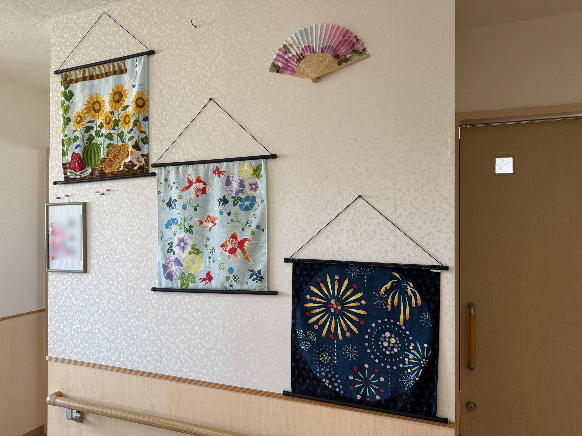 季節感あふれる壁面