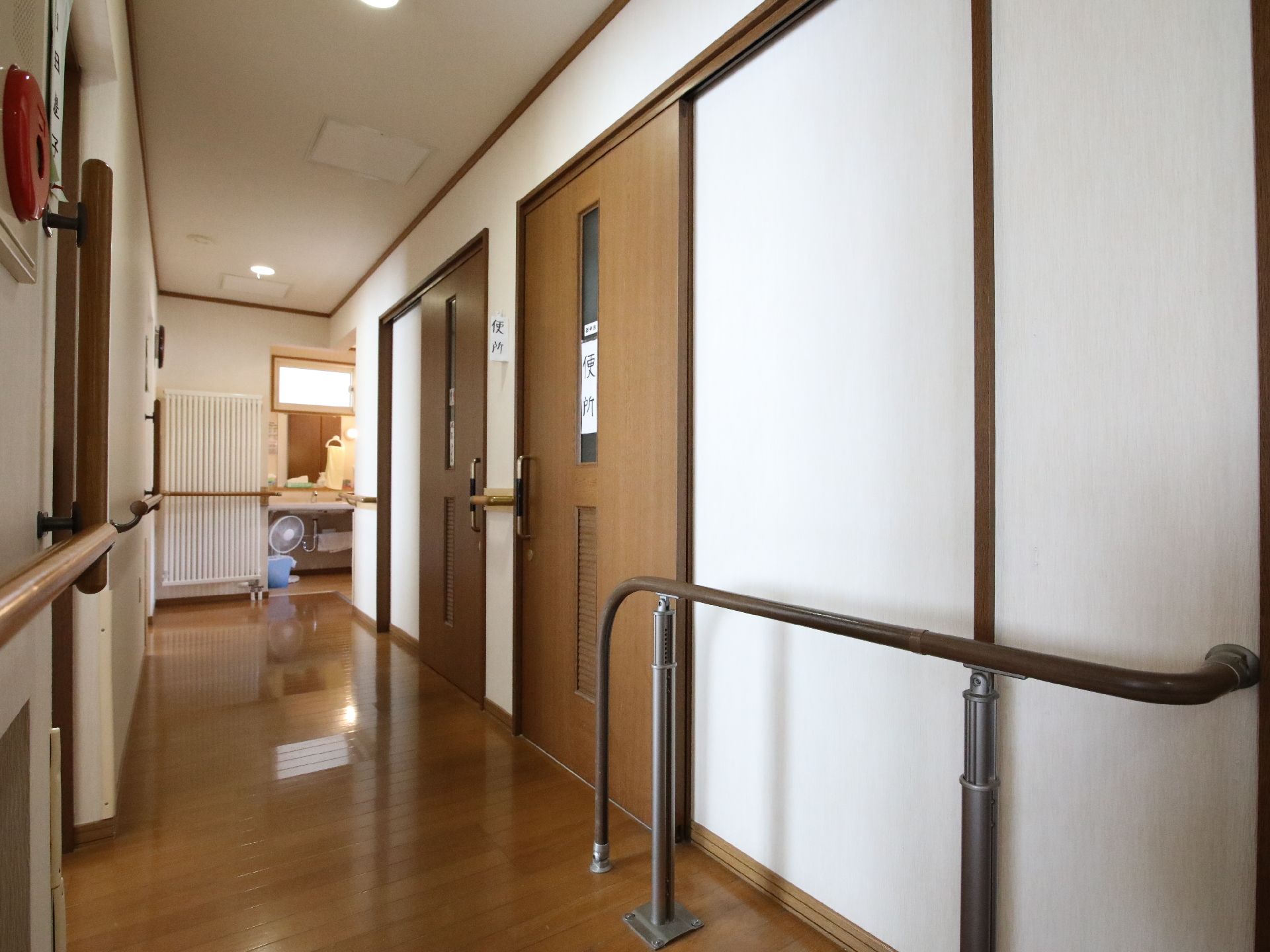 手すりを完備した廊下