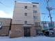 雪景色の建物外観