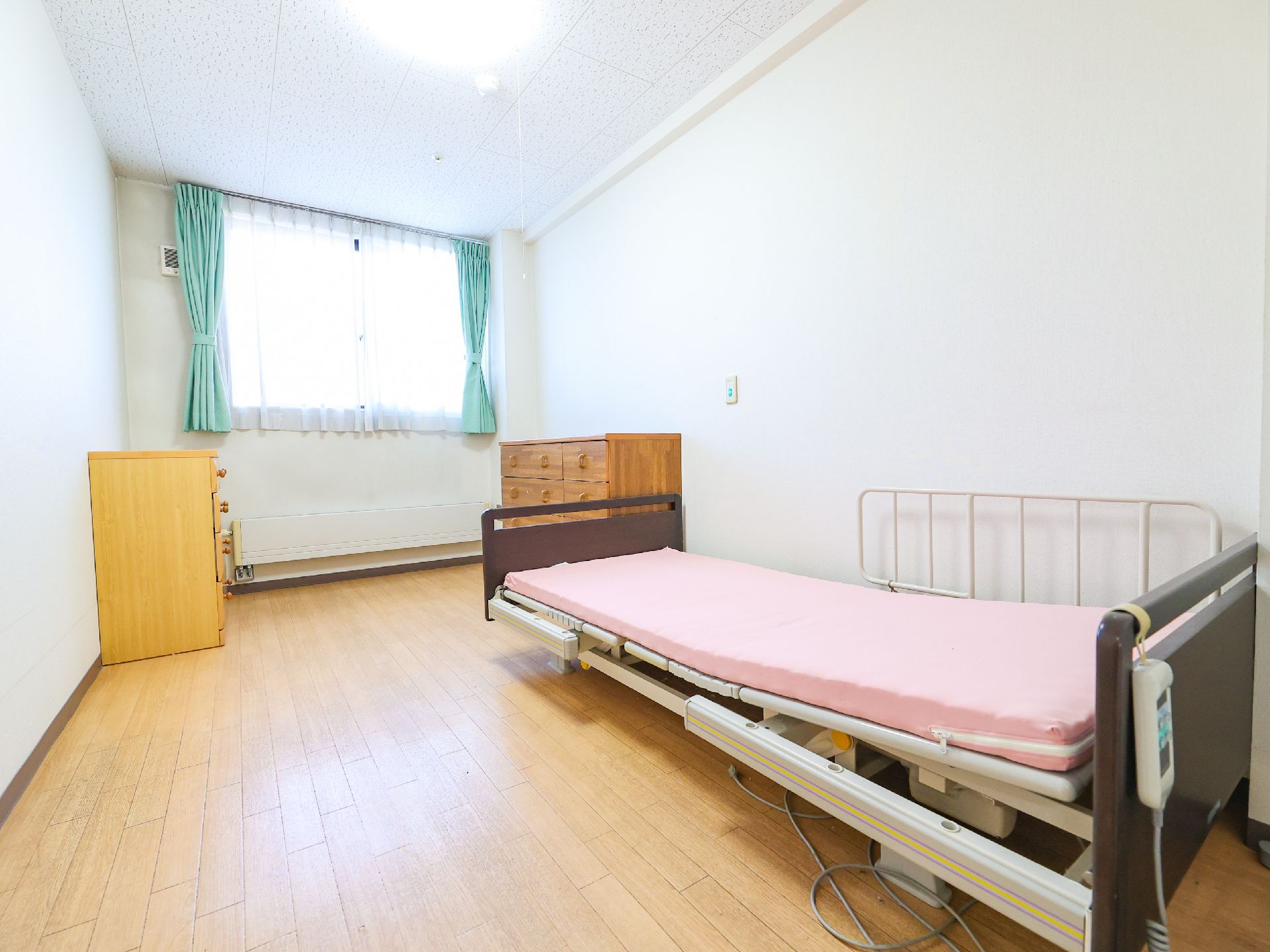 シンプルな設計の居室