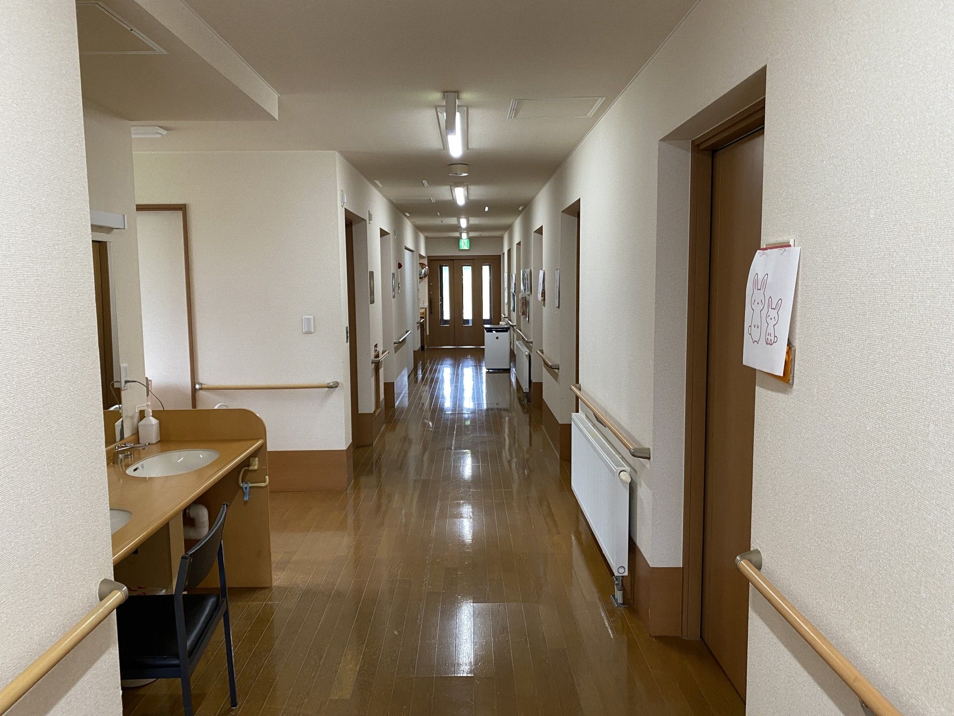 清潔な廊下の風景