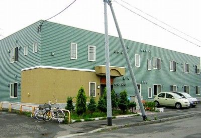 ゆったりとした建物の外観