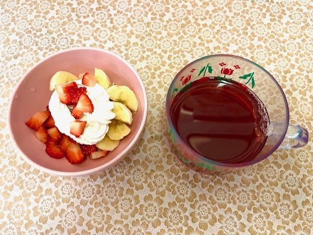 フルーツとお茶の軽食