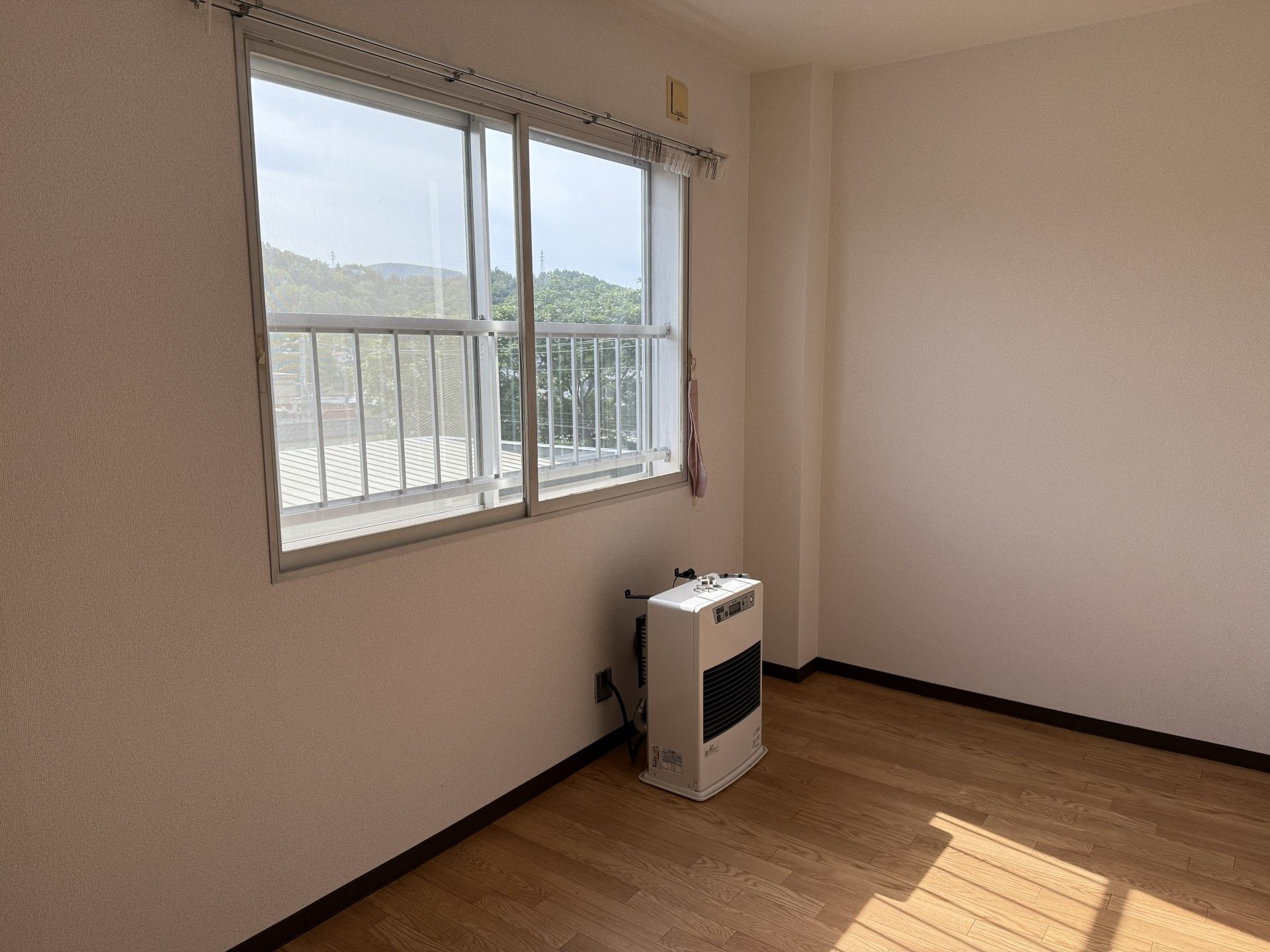 日差しが差し込む部屋