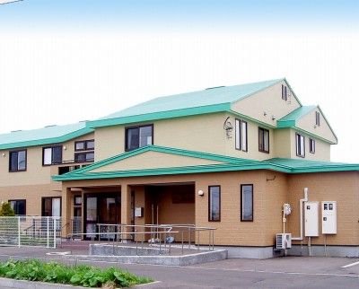 ゆったりとした入口の建物
