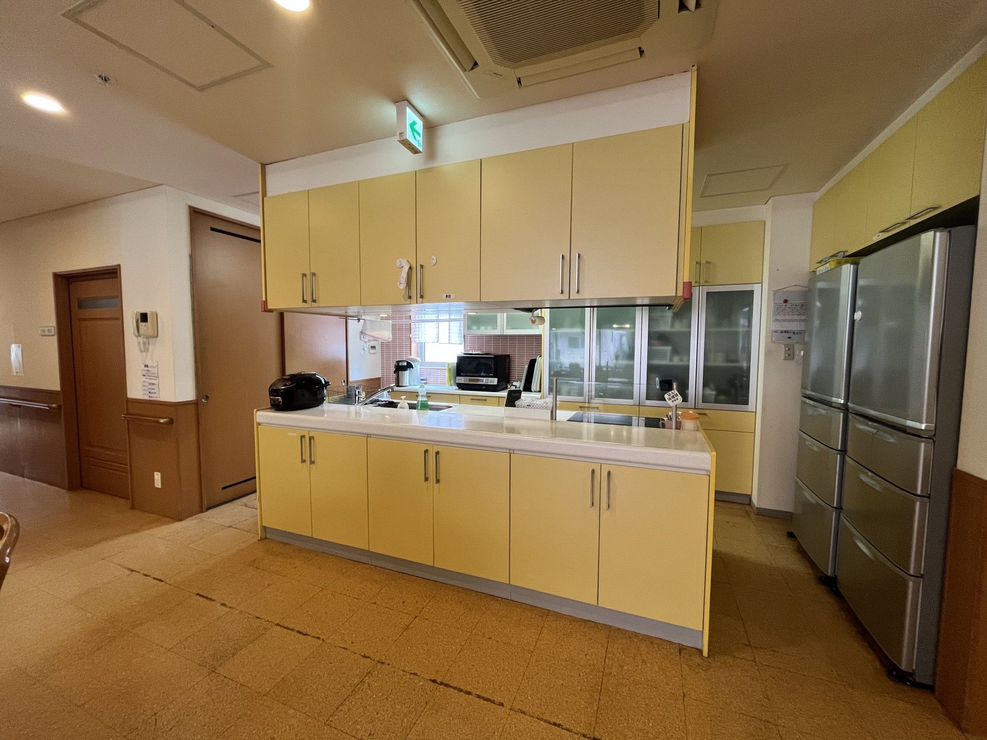 広くつくられたキッチン