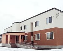 ゆったりとした建物の外観