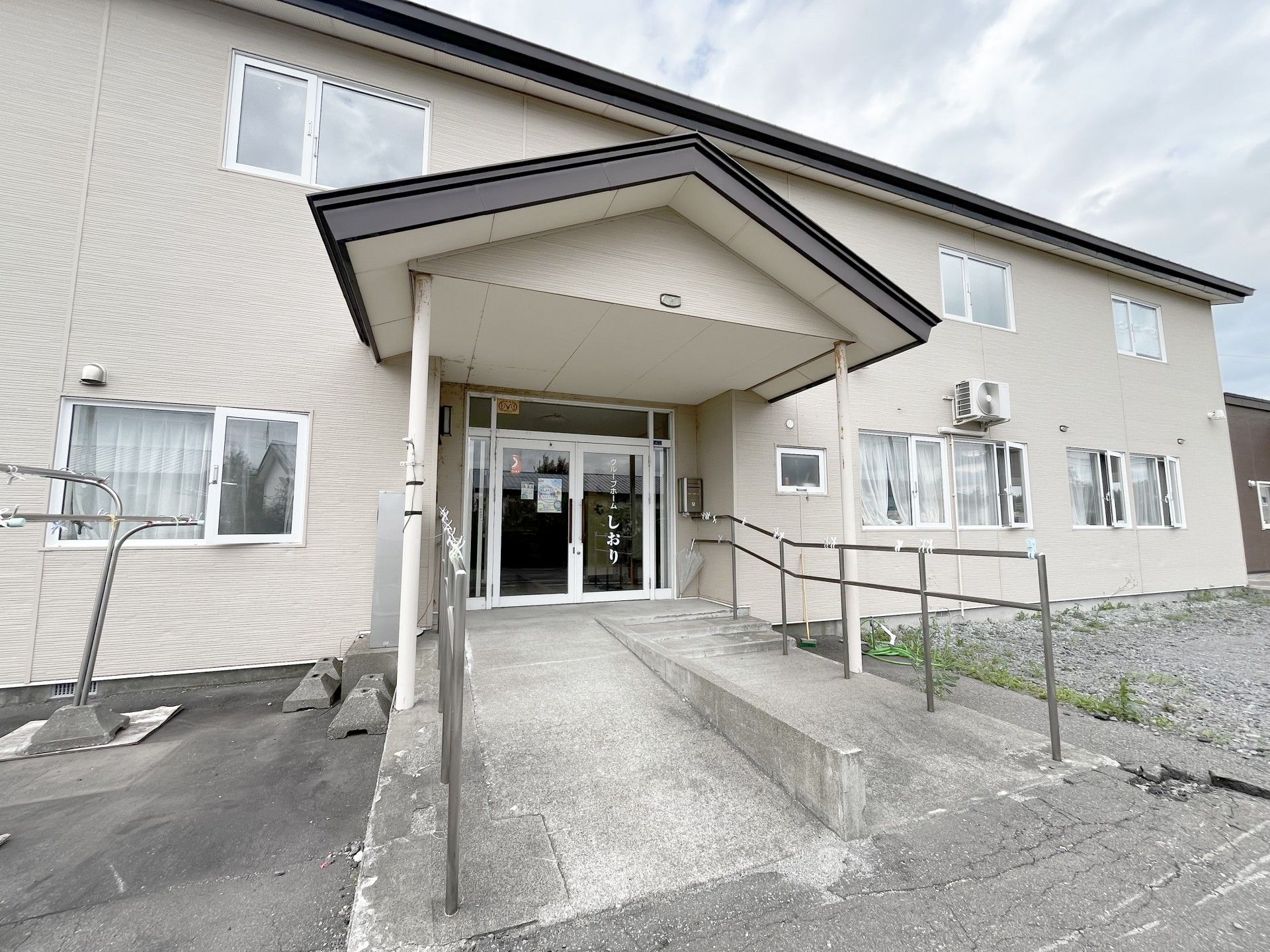 エントランスの外観