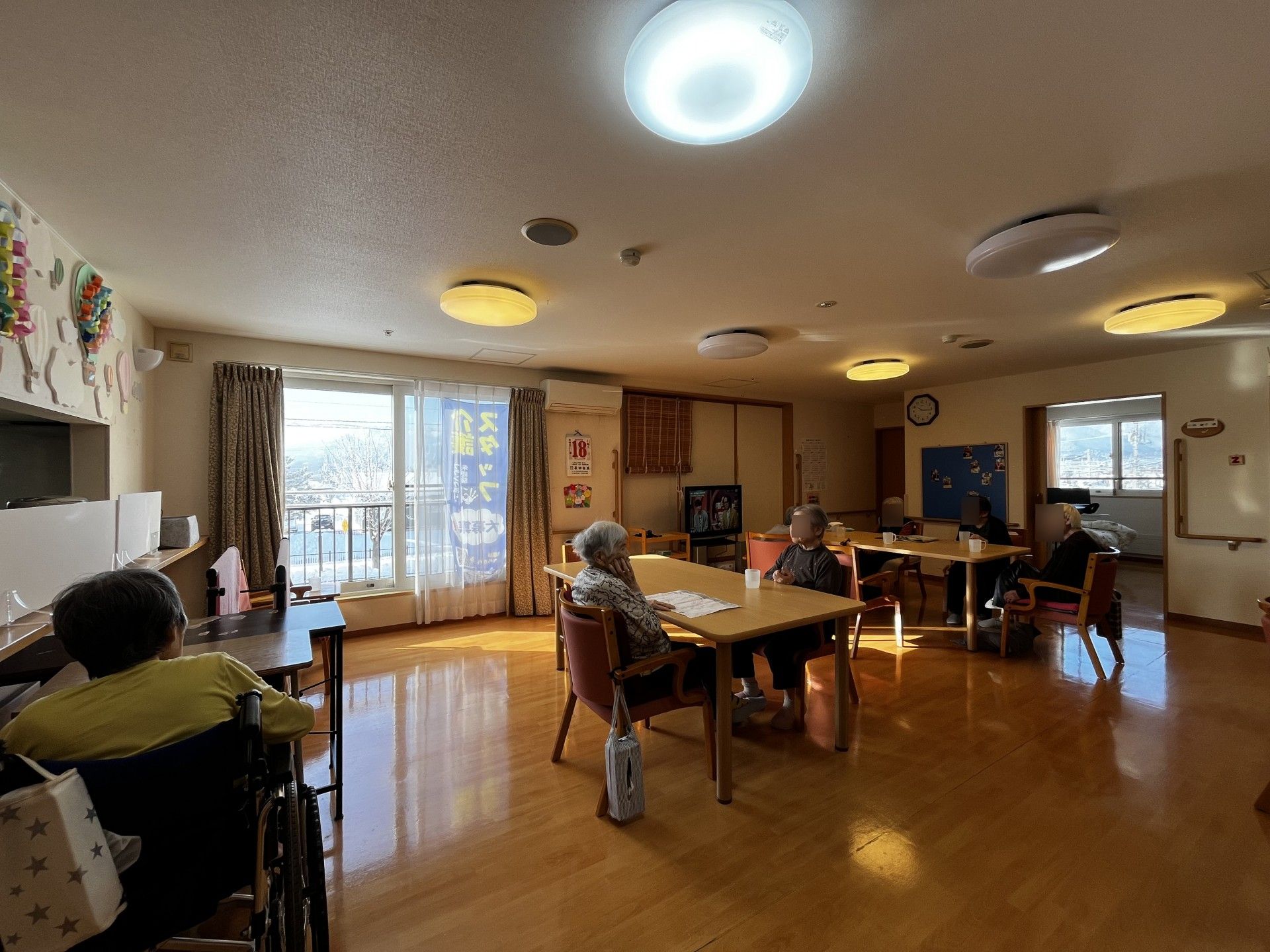 日差しが差し込む部屋