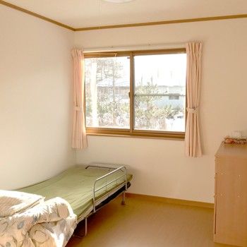 明るい個室の一角