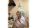 料理を楽しむ高齢者の様子