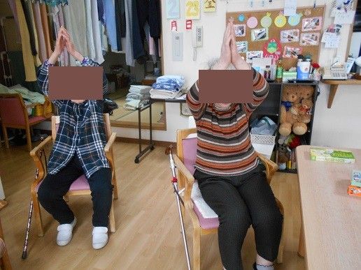 活動中のレクリエーションルーム