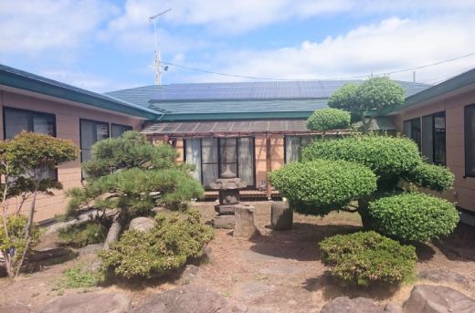 和風庭園のある施設外観