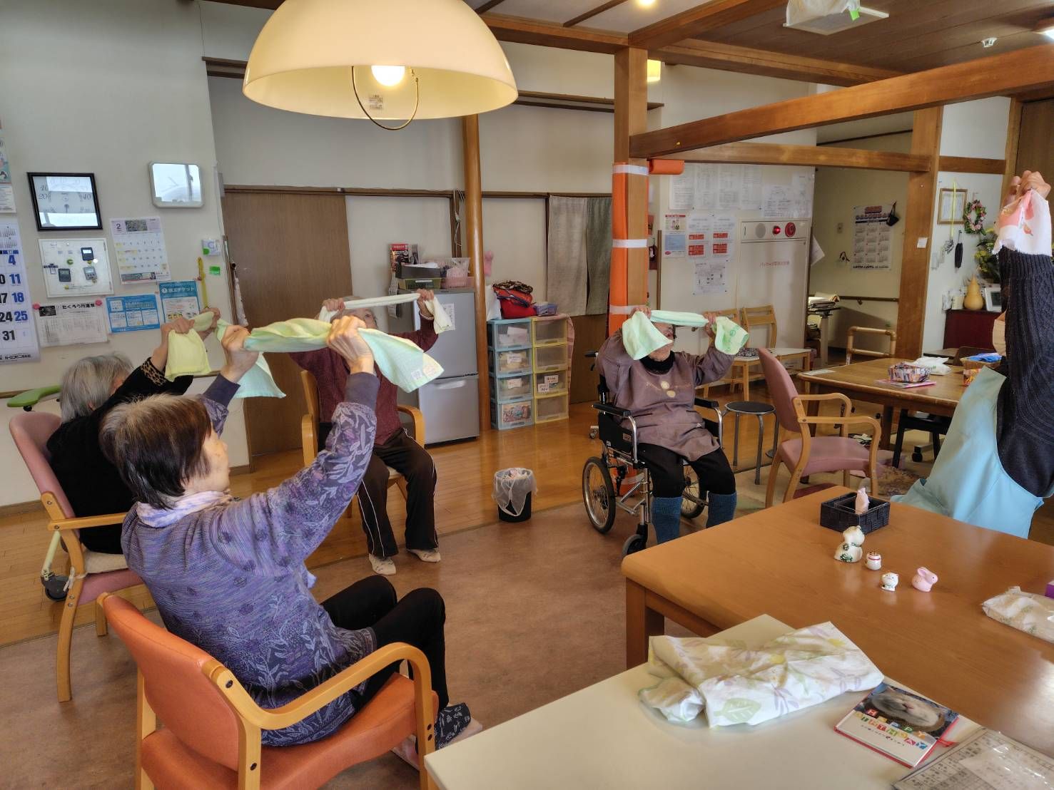 体操を楽しむ皆さんの様子