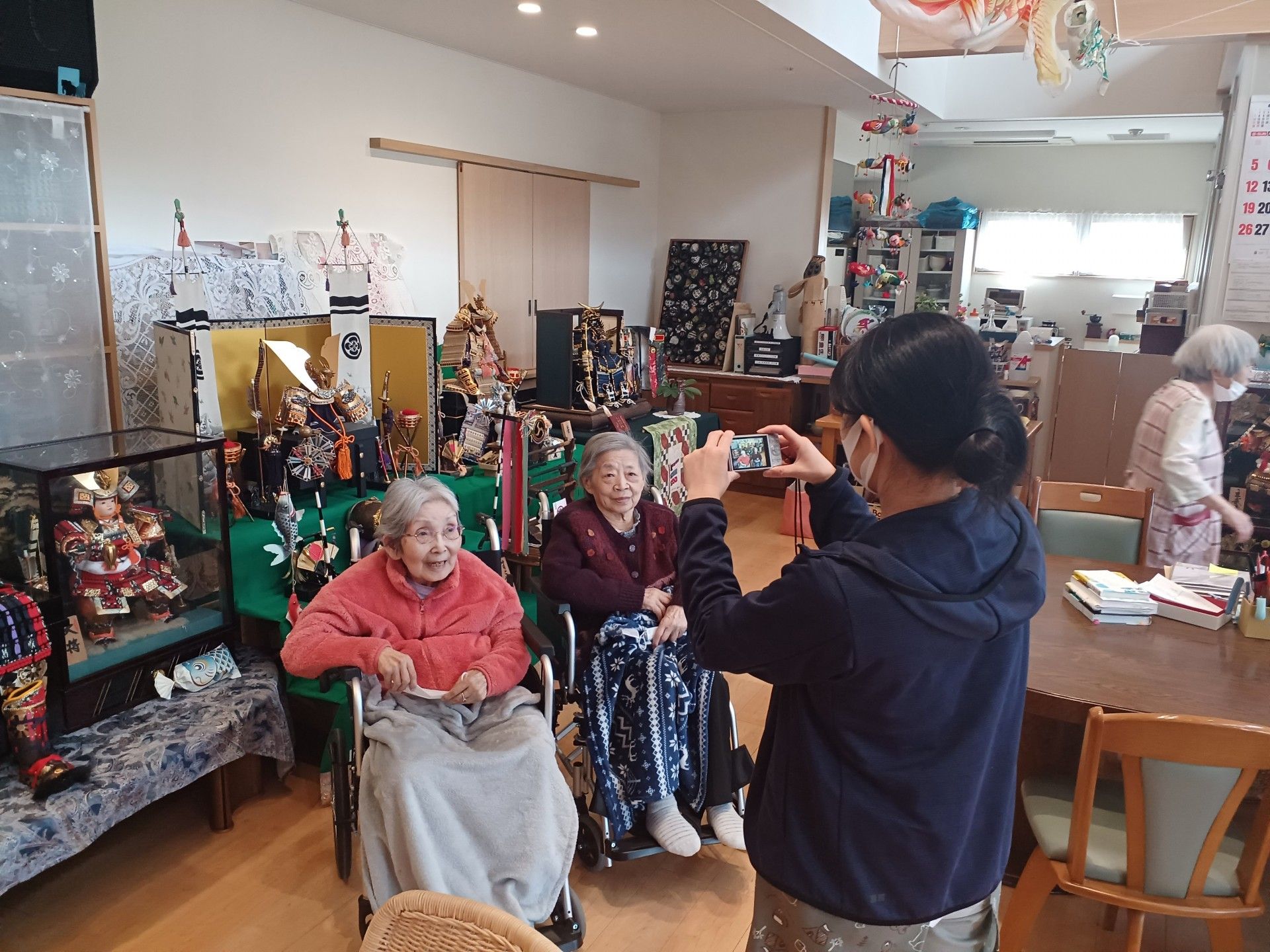 人形が並ぶ部屋