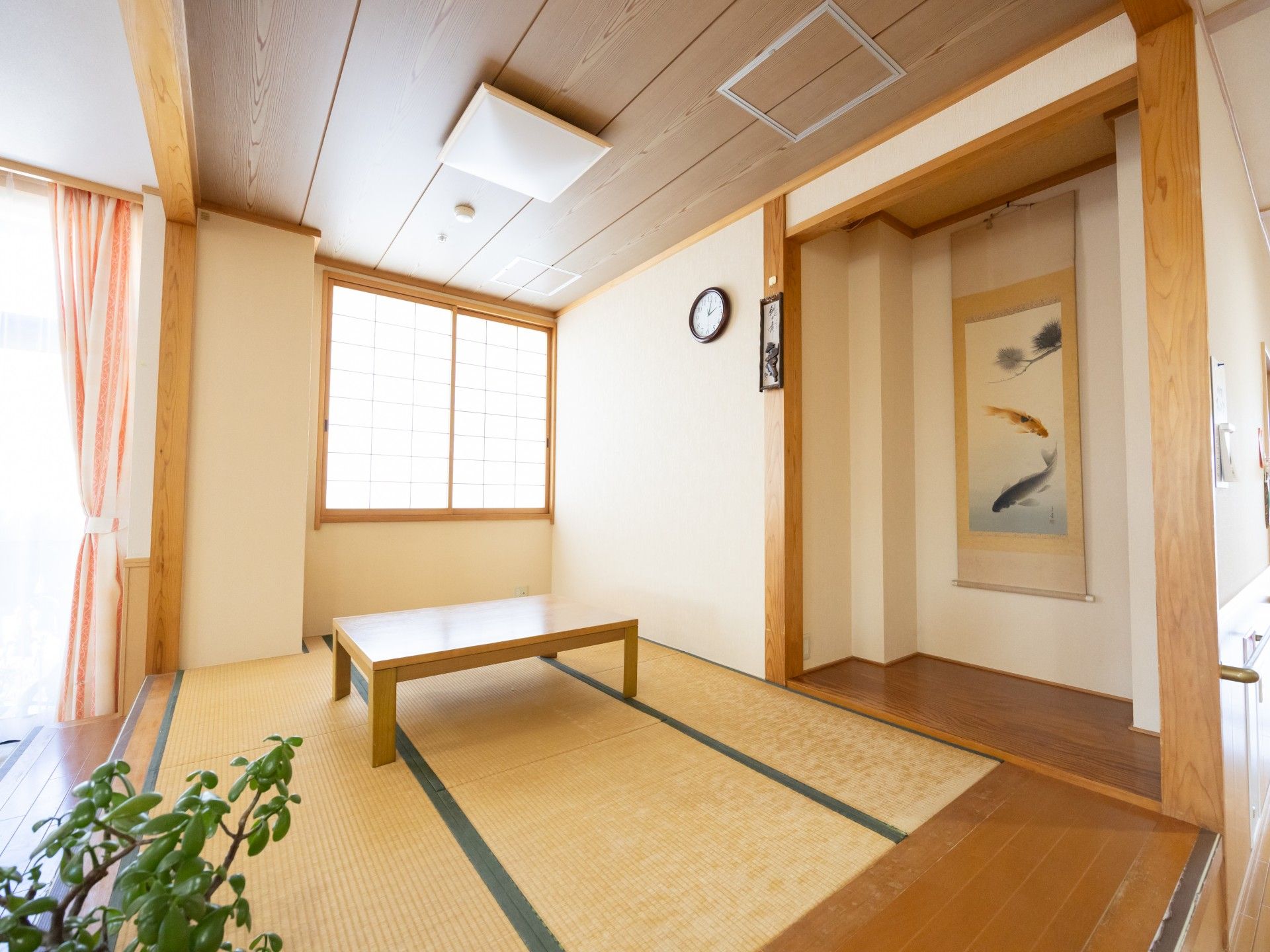 和風の落ち着いた空間