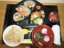 彩り豊かな食事セット