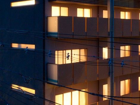 夜の建物外観
