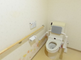 介護施設のトイレと洗面所の内装