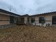 <br>
広々とした庭のある建物