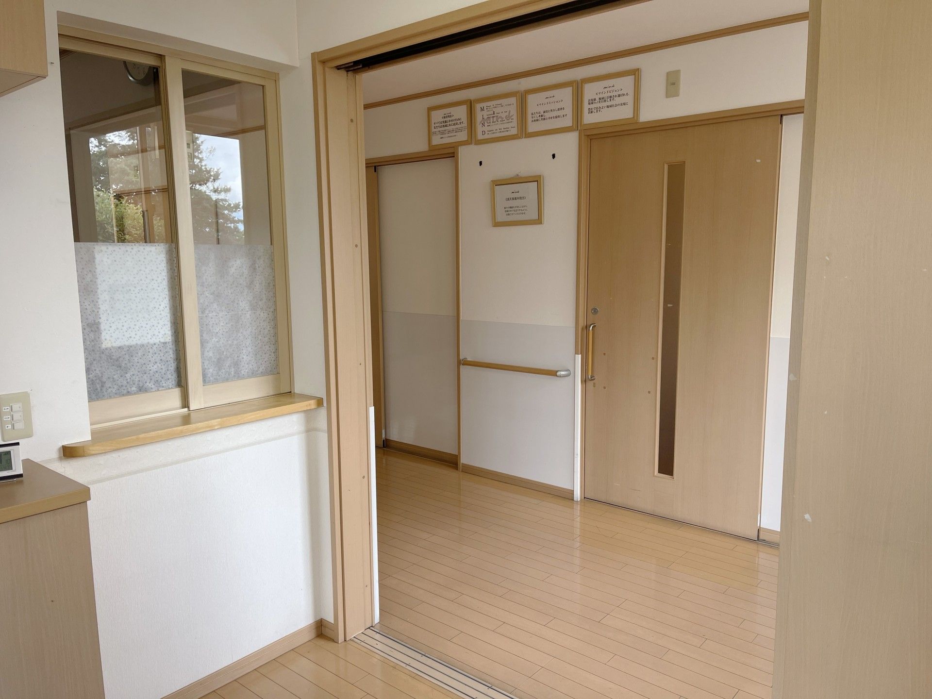 明るく広々としたエントランス