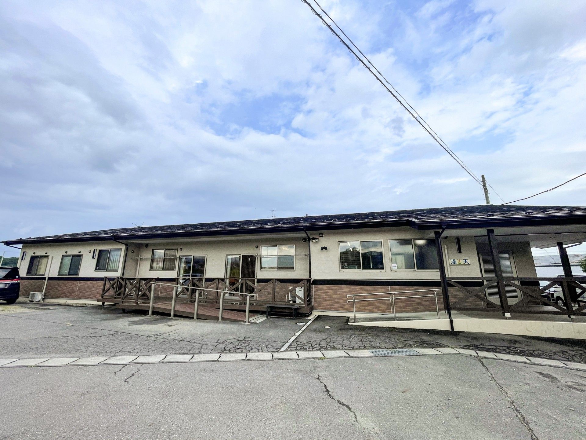 バリアフリー設計の建物