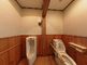 バリアフリー設計のトイレ空間