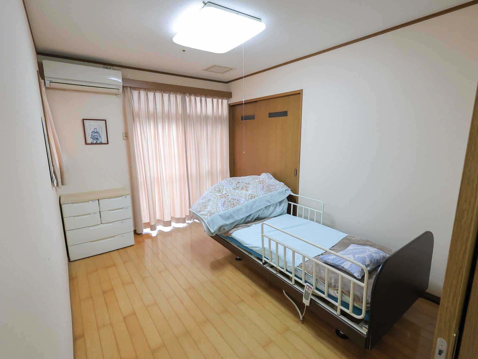 快適な個室の寝室