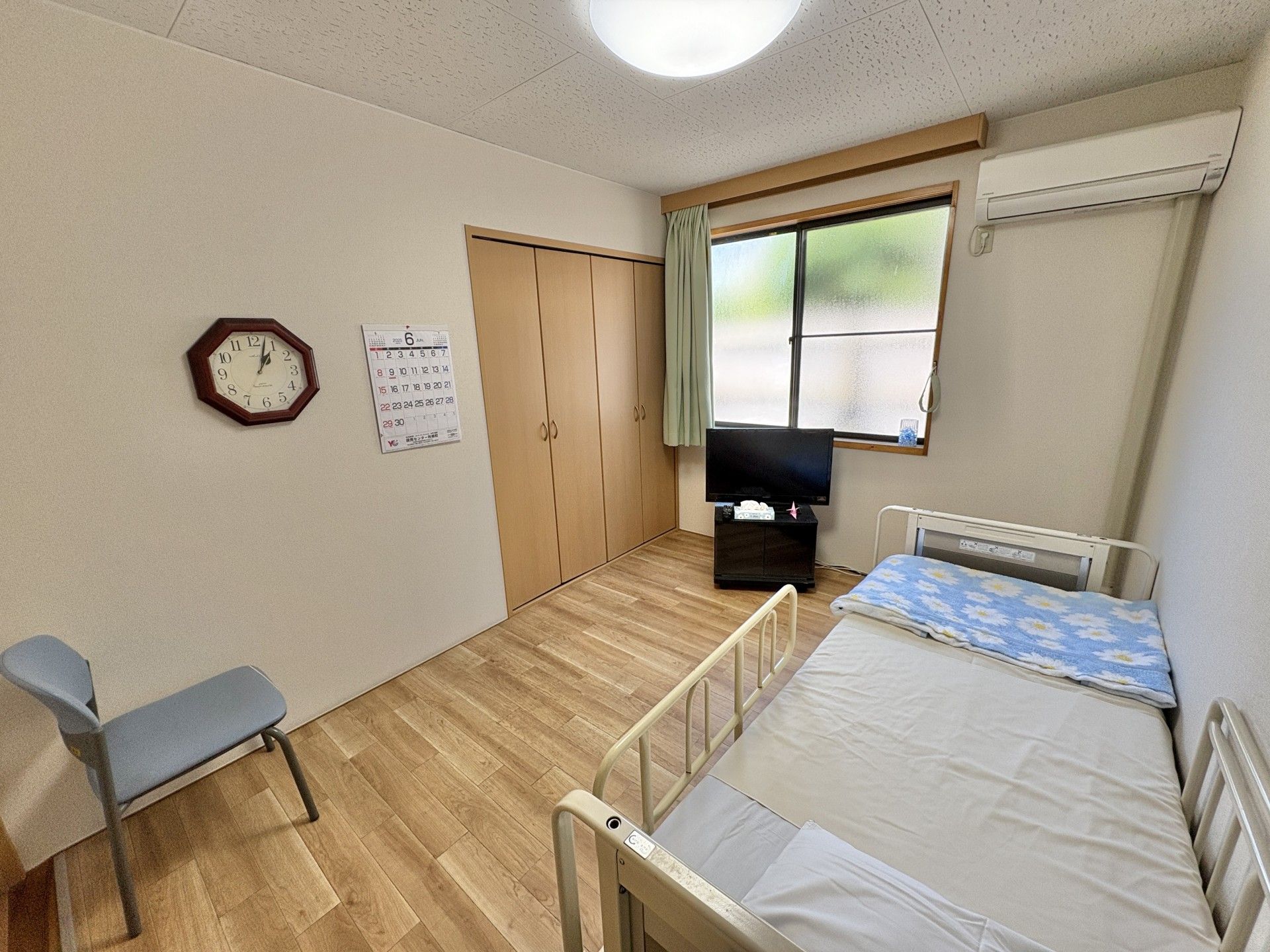 落ち着いた個室の様子