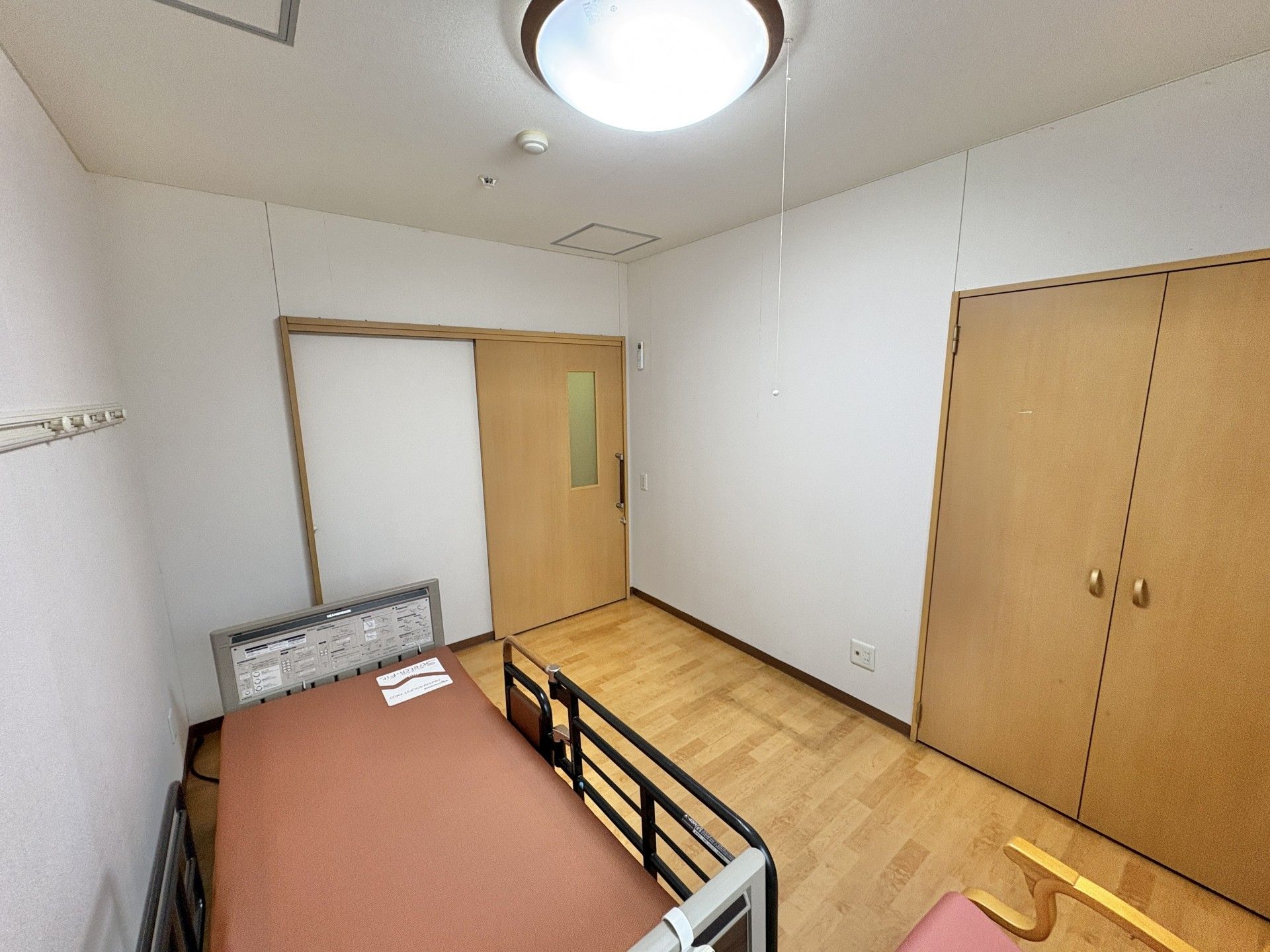 落ち着いた雰囲気の居室