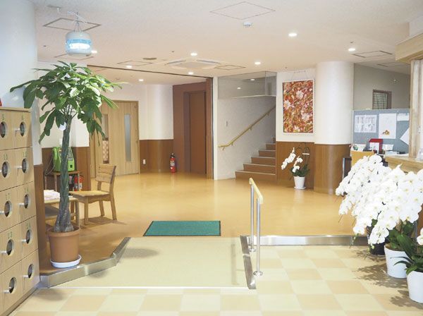 明るく広々としたエントランス
